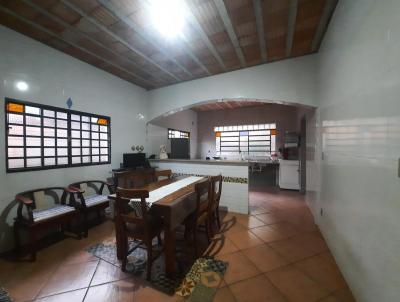 Casa para Venda, em Sabará, bairro Villa Real, 3 dormitórios, 2 banheiros, 4 vagas